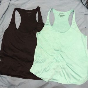 Set of 2 American Rag Tanks